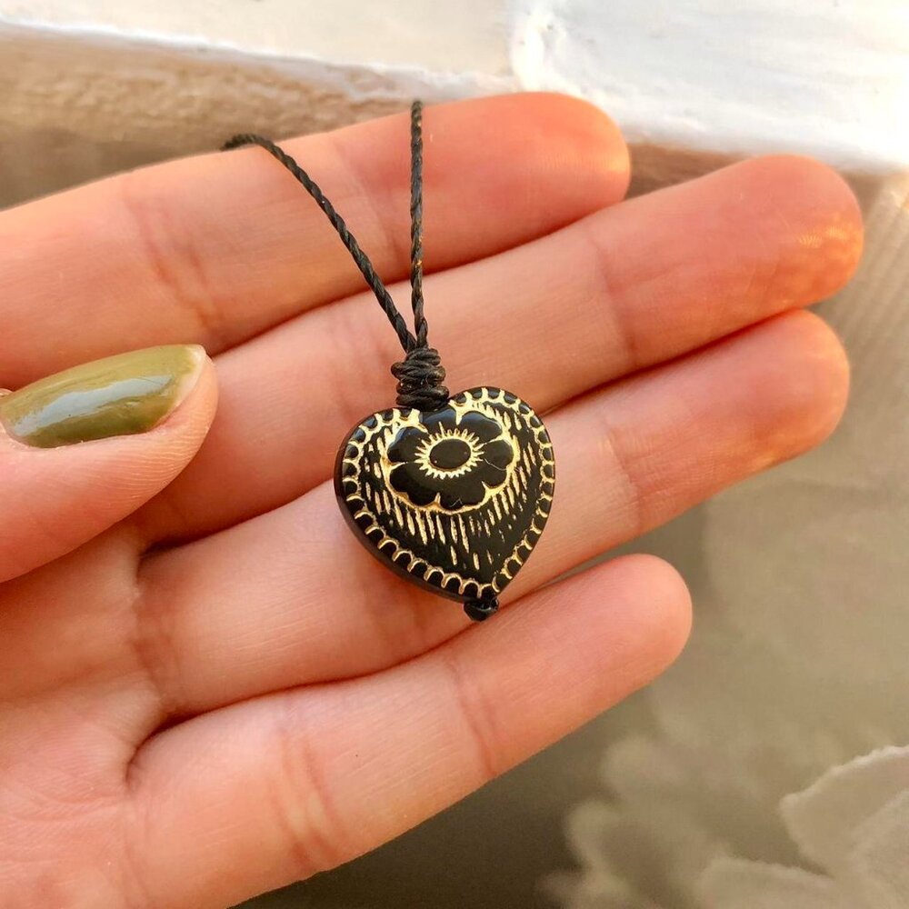 Black & Gold Small Flower Boho Whimsygoth Heart Necklace/Choker - Picture 4 of 6